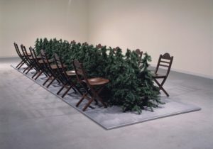 Table  1992 人工樹木、椅子、木、塗料  103×182×640 cm